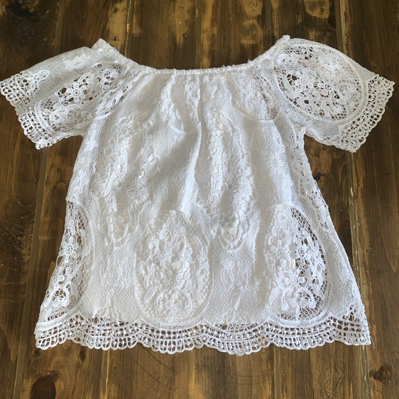 DYNAMITE 🌟 Lace top - Picture 2 of 4